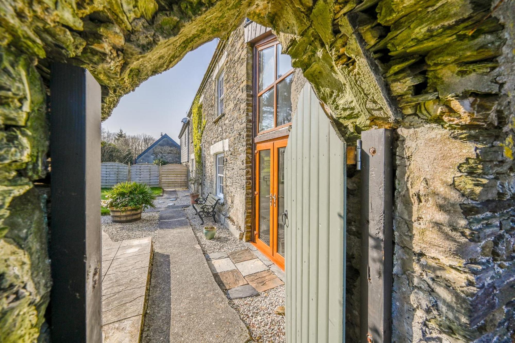 Polean Farm Cottages - With Free Animal Feeding And Pony Rides And Free Access To A Nearby Pool Looe Buitenkant foto
