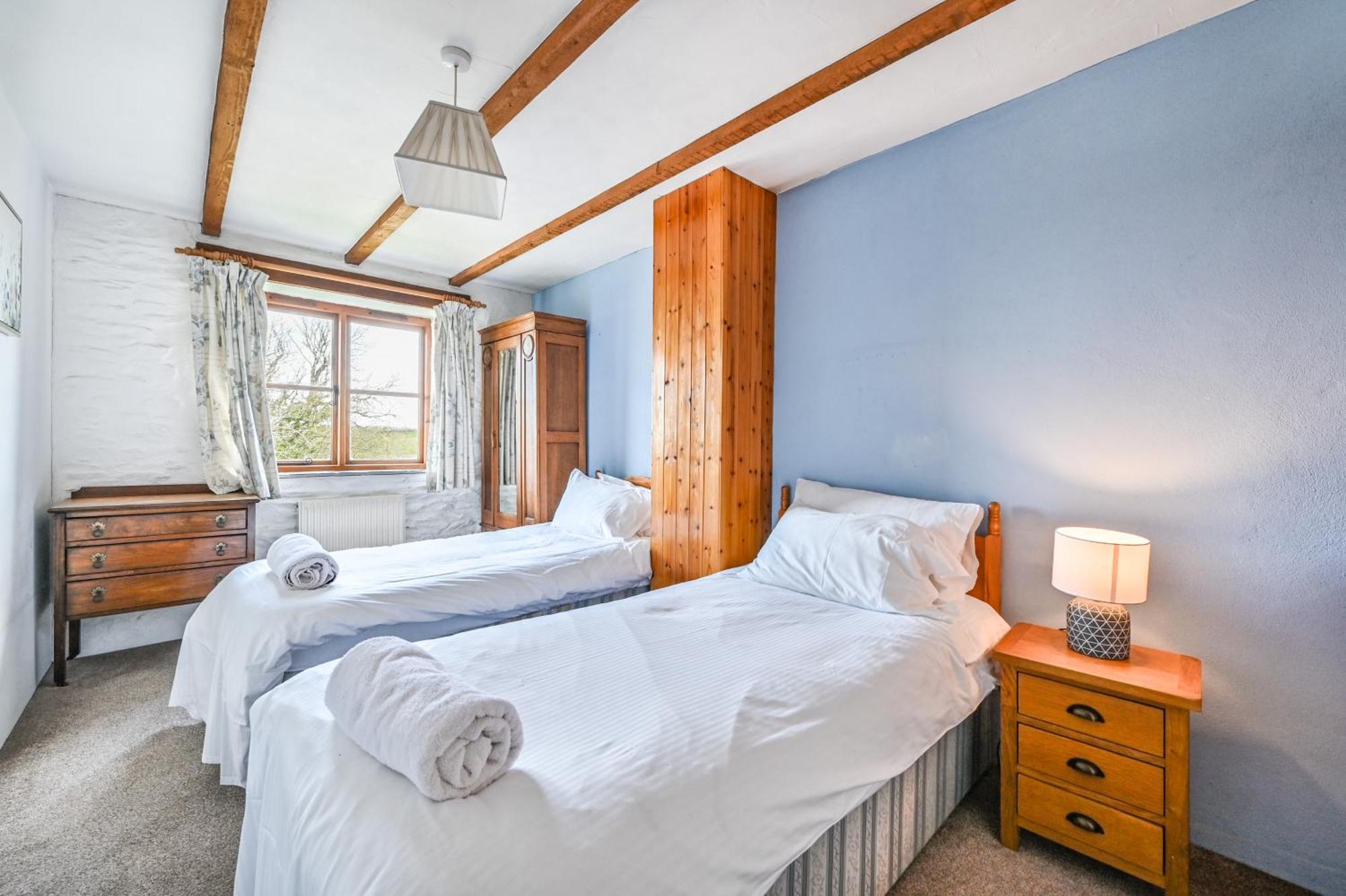 Polean Farm Cottages - With Free Animal Feeding And Pony Rides And Free Access To A Nearby Pool Looe Kamer foto