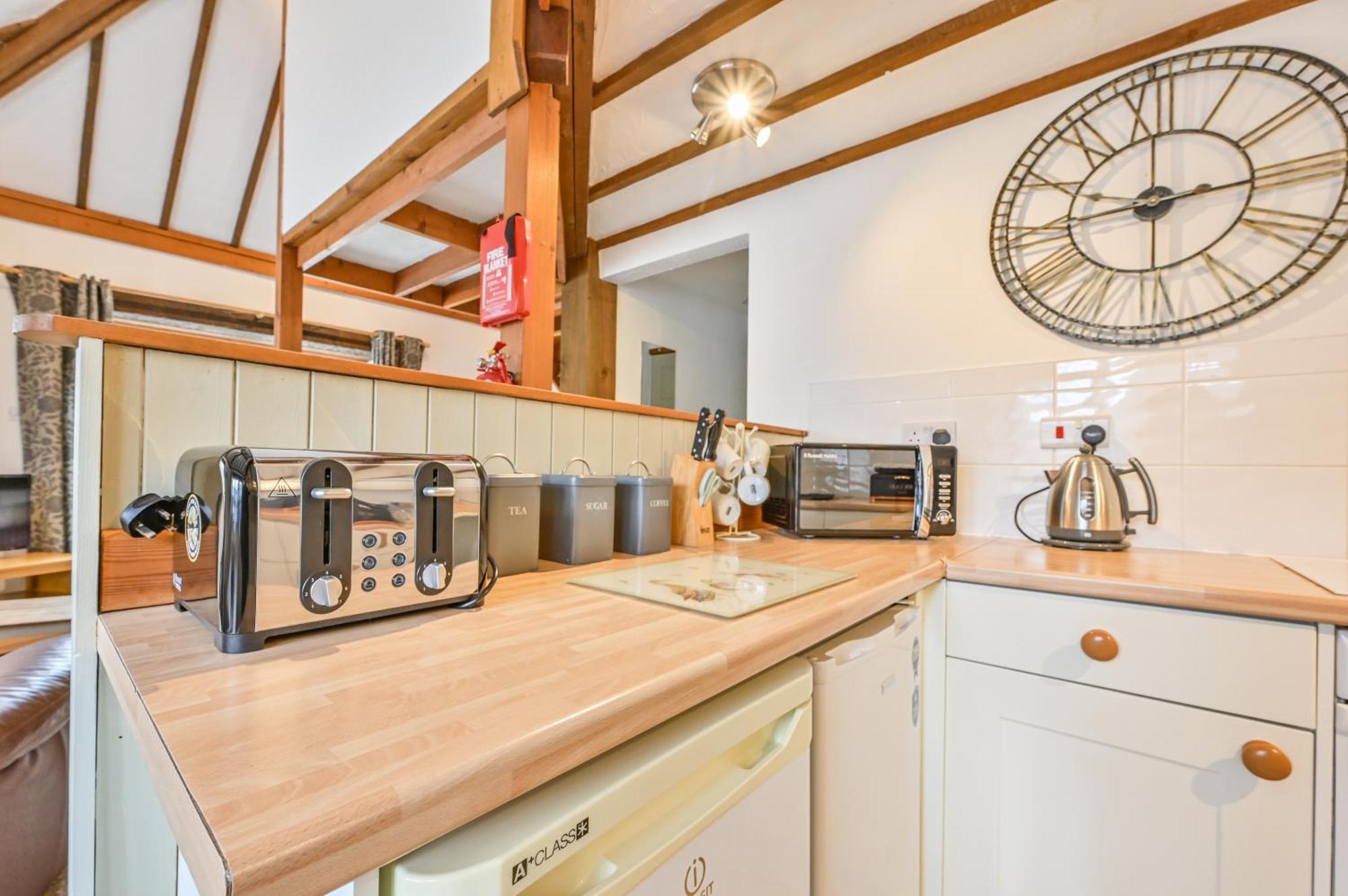 Polean Farm Cottages - With Free Animal Feeding And Pony Rides And Free Access To A Nearby Pool Looe Kamer foto