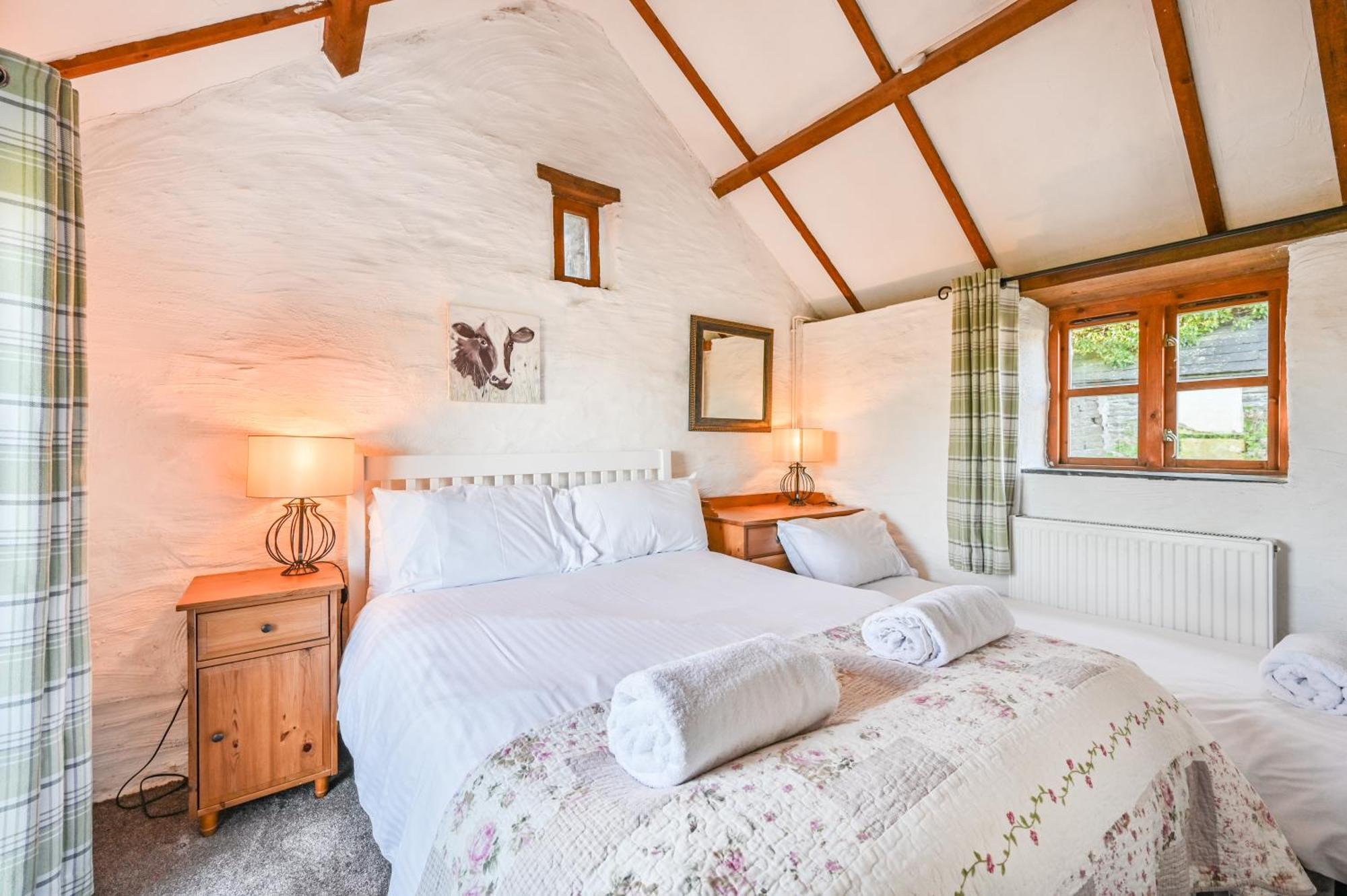 Polean Farm Cottages - With Free Animal Feeding And Pony Rides And Free Access To A Nearby Pool Looe Kamer foto