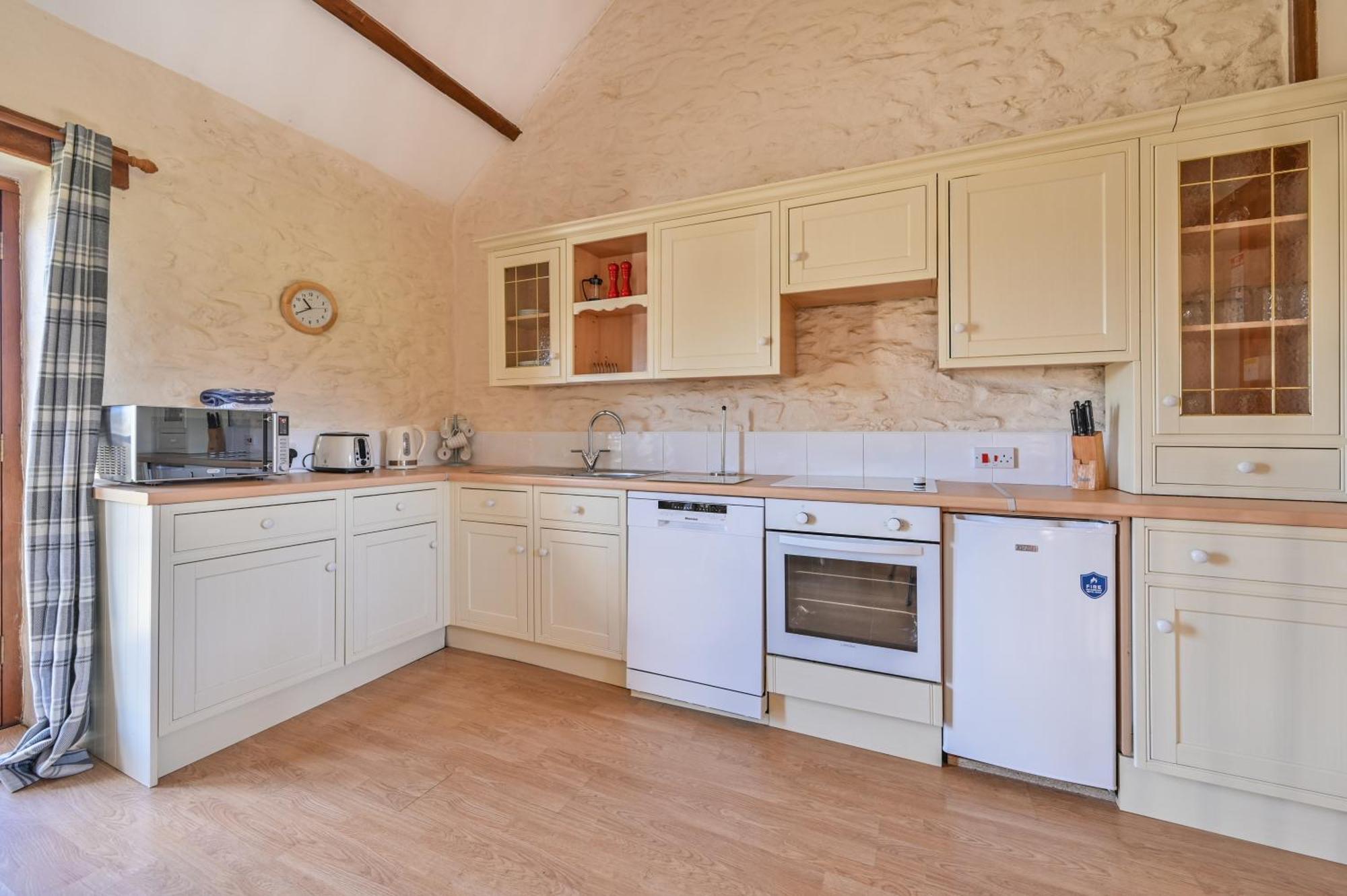 Polean Farm Cottages - With Free Animal Feeding And Pony Rides And Free Access To A Nearby Pool Looe Kamer foto