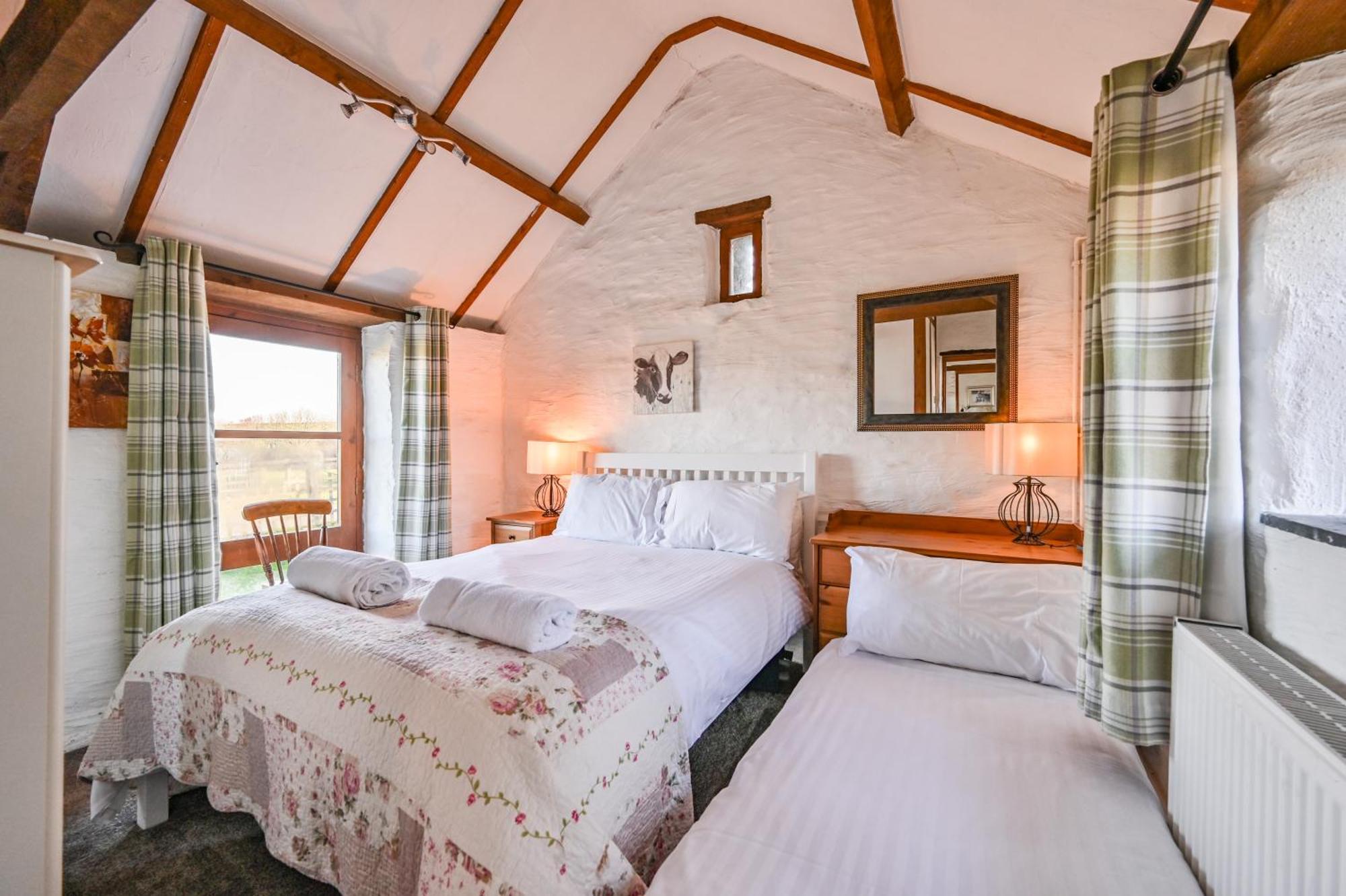 Polean Farm Cottages - With Free Animal Feeding And Pony Rides And Free Access To A Nearby Pool Looe Kamer foto